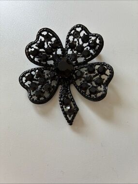 Vintage Albert Weiss Black Beaded Clover Brooch